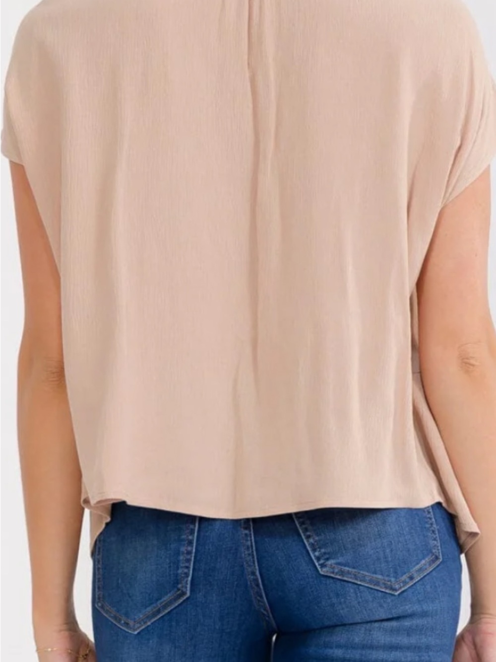 Short sleeve vneck tiered loose fit top - Picture 2 of 2